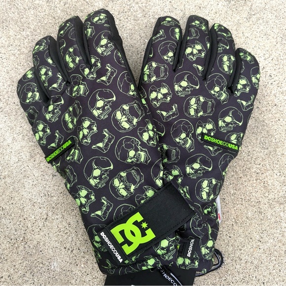 DC Shoes Skull Snow Winter Gloves - Picture 10 of 11